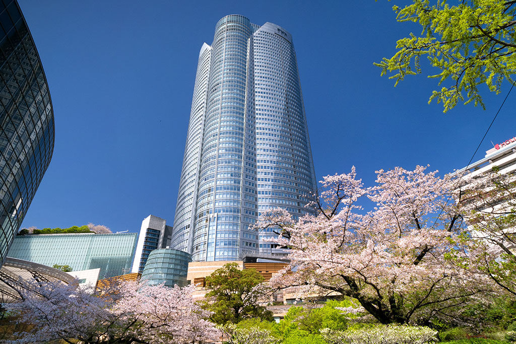 Full view of Mori Tower in Roppongi Hills, a landmark of modern Tokyo architecture